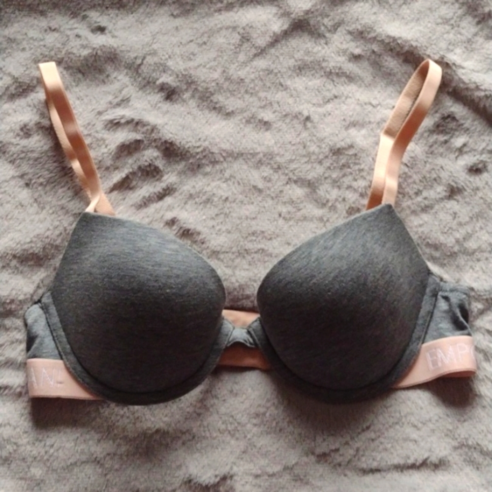 EMPORIO ARMANI BRA NWOT 34B